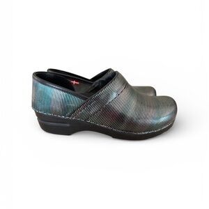 Sanita® Women's Professional Avon Leather Nursing Clogs, size 38